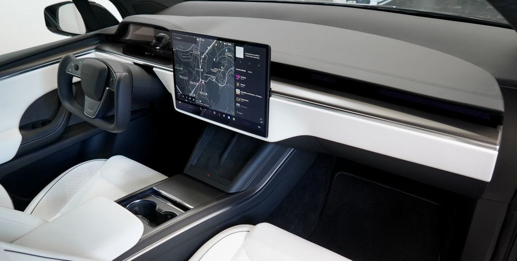 Tesla Model X Plaid Autopilot FSD